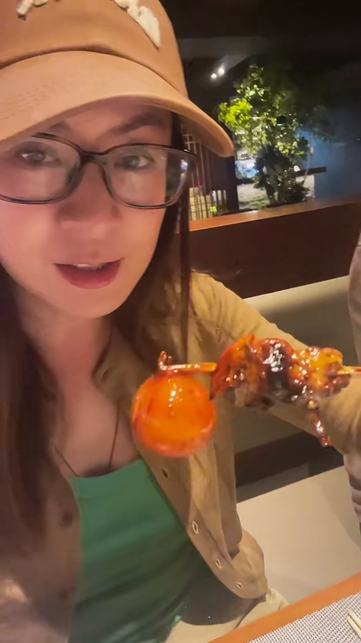 李焯寧約朋友飯敍。 李焯寧約朋友飯敍。
