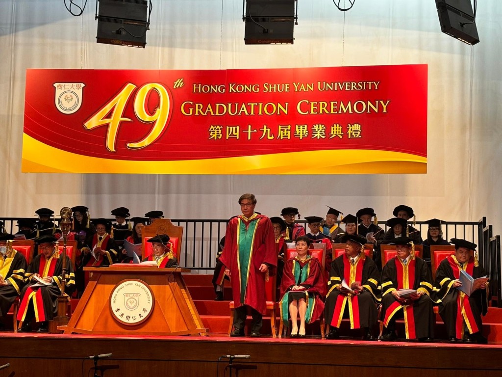 立法会议员林顺潮获颁授荣誉社会科学博士学位。