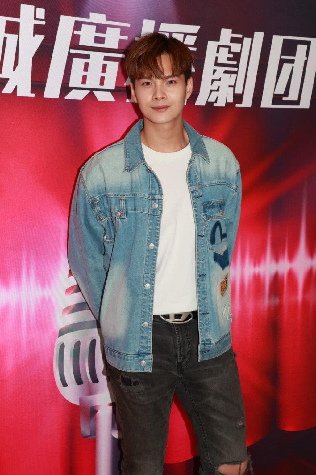 黎展峯笑稱試過用AI寫歌,出來的效果「有陣膠味」 黎展峯笑稱試過用AI寫歌,出來的效果「有陣膠味」