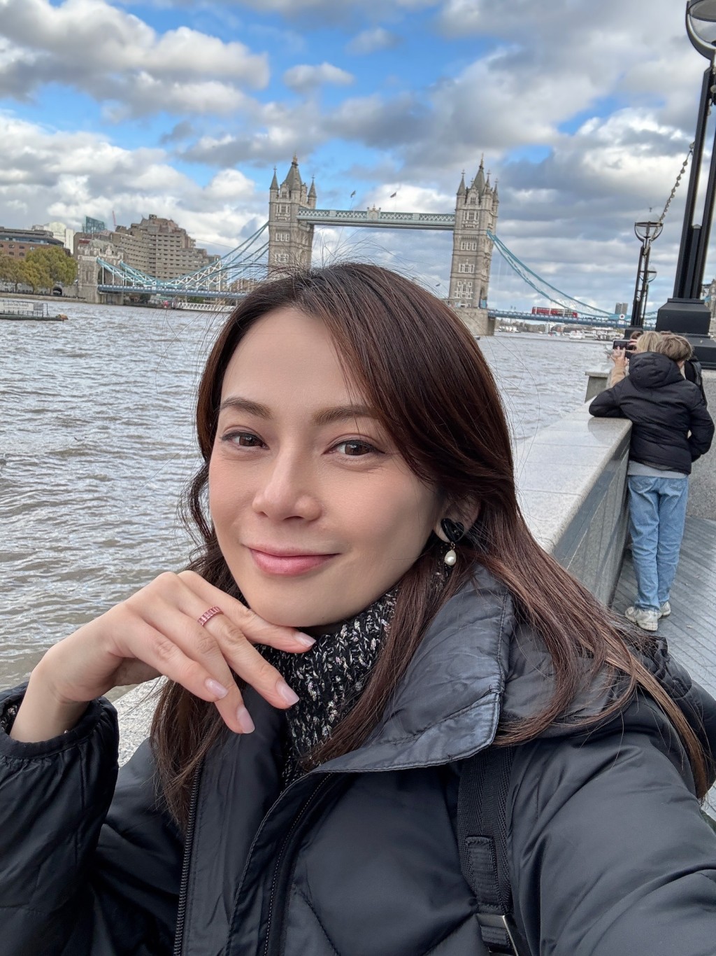 吳日言舉家移英後,曾透露生活壓力大。 吳日言舉家移英後,曾透露生活壓力大。