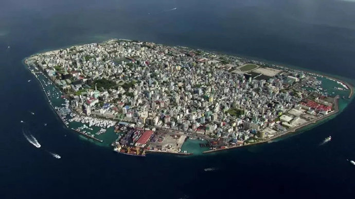 馬爾代夫總統警告，馬爾代夫或因極端氣候而在2100年沉沒。