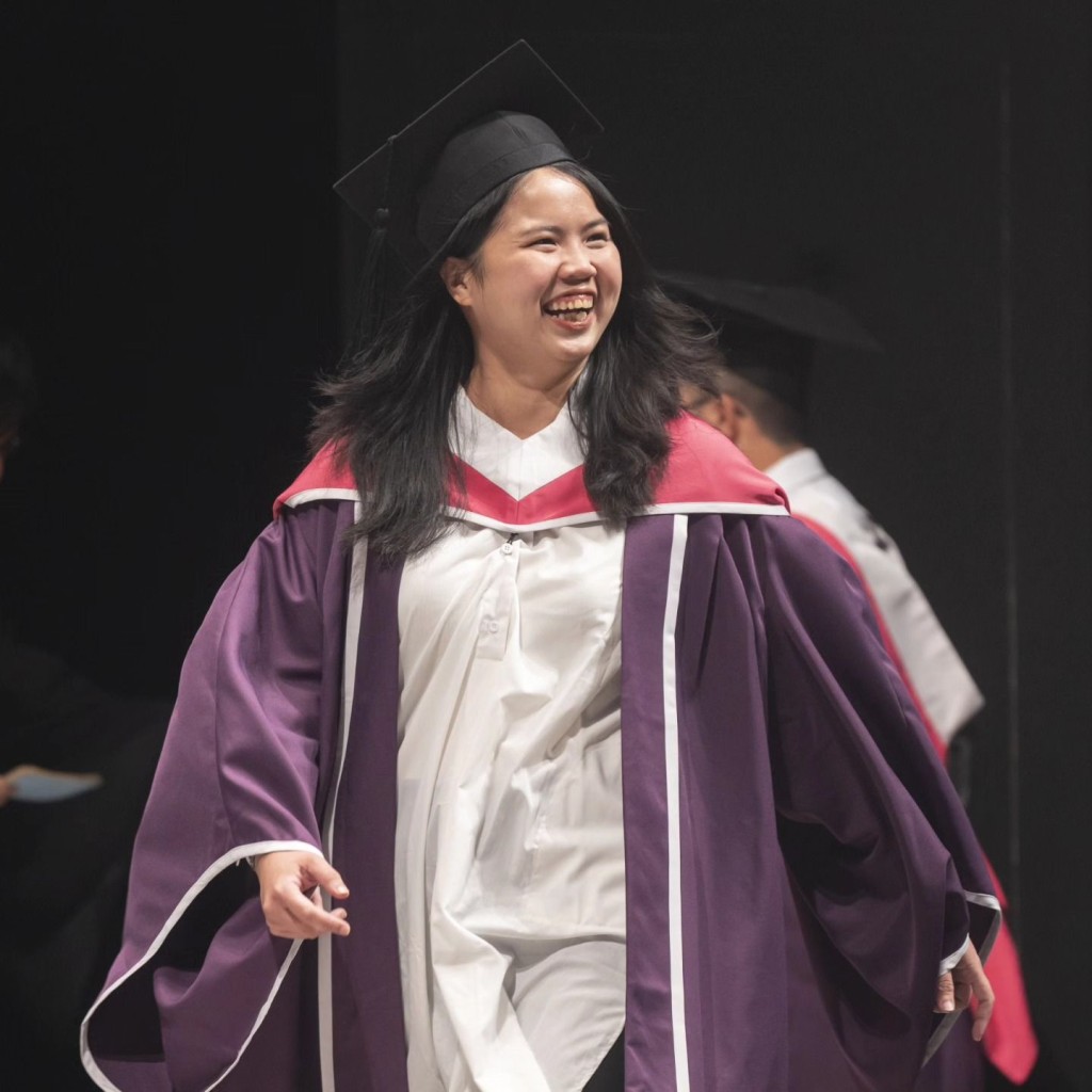 唐藝婷早年修畢香港浸會大學社會科學學士學位,主修公共關係及廣告並副修戲劇研究。 唐藝婷早年修畢香港浸會大學社會科學學士學位,主修公共關係及廣告並副修戲劇研究。