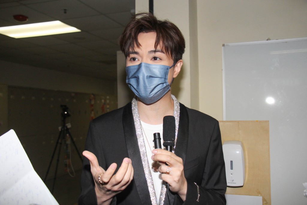 軒仔說繼早餐之後想捧家傭姐姐為歌手。