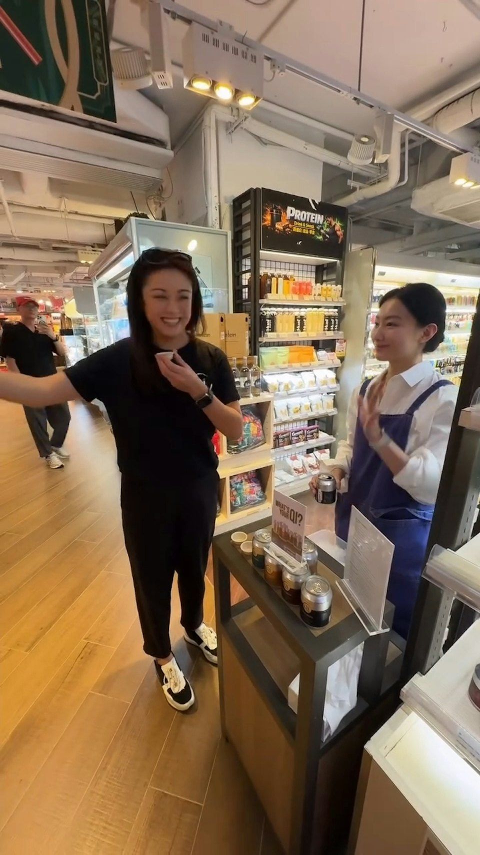 廖碧兒與呂禮章蜜運中。 廖碧兒與呂禮章蜜運中。