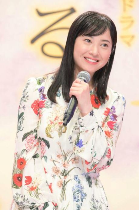 吉高由里子期待扮演紫式部。