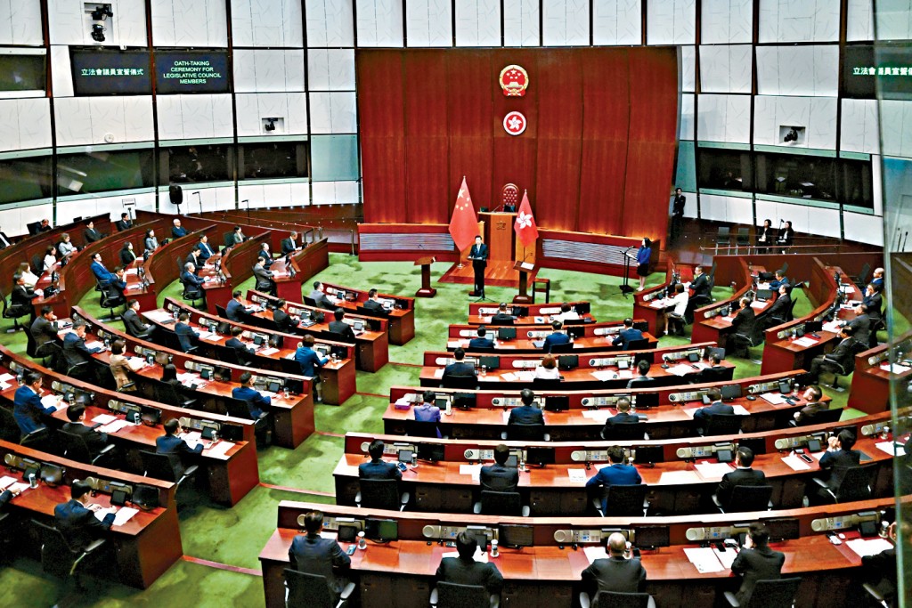 李家超將於周三立法會會議開始時發言。