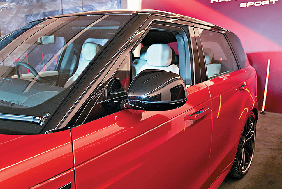 ■黑色车顶及外观配饰也须额外收费。