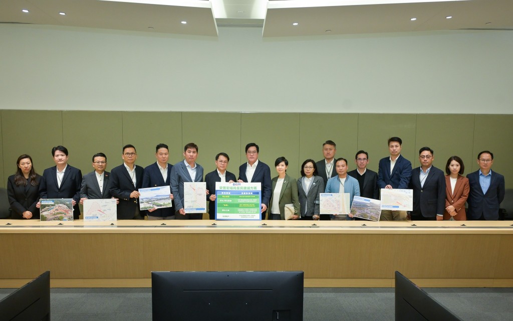 財政司副司長黃偉綸在社交平台表示,非常同意民建聯提出任何方案都要「以民為本」作為出發點,為居民提供適切的支援和協助。黃偉綸FB圖片 財政司副司長黃偉綸在社交平台表示,非常同意民建聯提出任何方案都要「以民為本」作為出發點,為居民提供適切的支援和協助。黃偉綸FB圖片