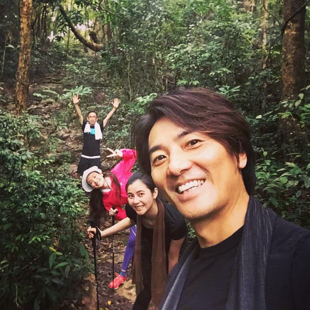 兩公婆一有時間就會約朋友行山，行山友之一係舒淇。