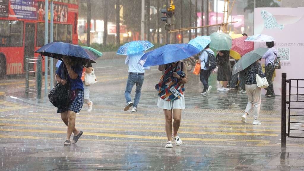 偏南氣流將在未來數日持續影響廣東沿岸,帶來炎熱天氣及驟雨。資料圖片 偏南氣流將在未來數日持續影響廣東沿岸,帶來炎熱天氣及驟雨。資料圖片