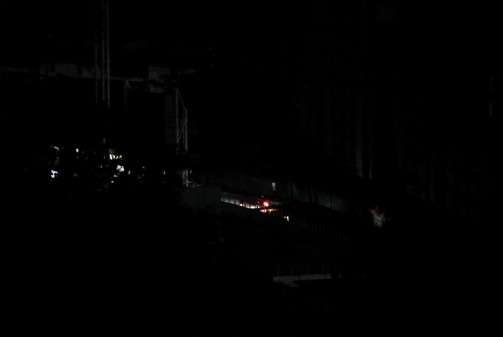 軍事區蒂烏納堡附近濃煙滾滾。路透社圖片