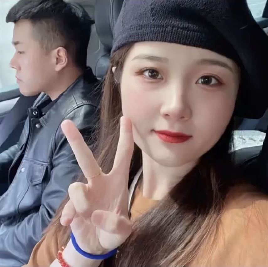 刘铭瑶生前常在微博分享与金昊的生活日常。