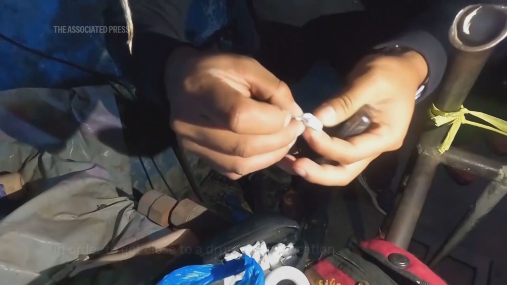 警方檢獲大量可卡因糊、大麻和可卡因。 美聯社 警方檢獲大量可卡因糊、大麻和可卡因。 美聯社
