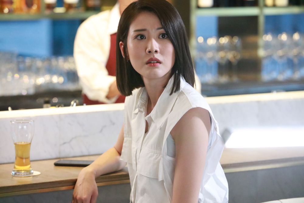 鄧佩儀飾演的張旻,自小父母雙亡,導致她日後獨立自主的性格。