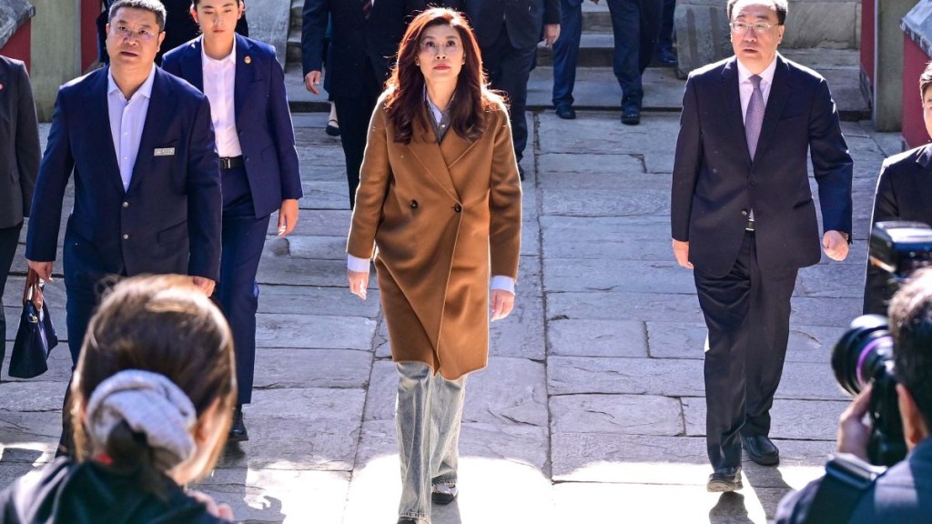 4月11日上午，鄭麗文到北京香山碧雲寺拜謁孫中山先生衣冠冢。新華社