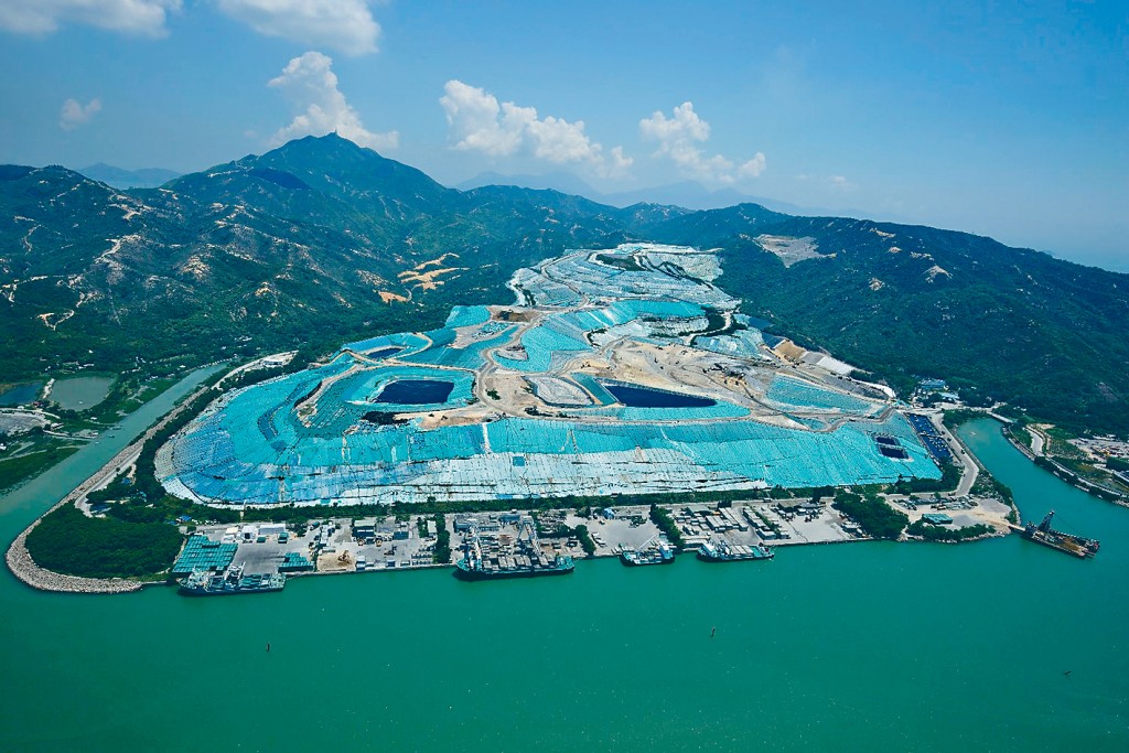 一名64岁工人在青山稔湾路新界西堆填区扩建地盘内晕倒7小时始被发现，送院不治。