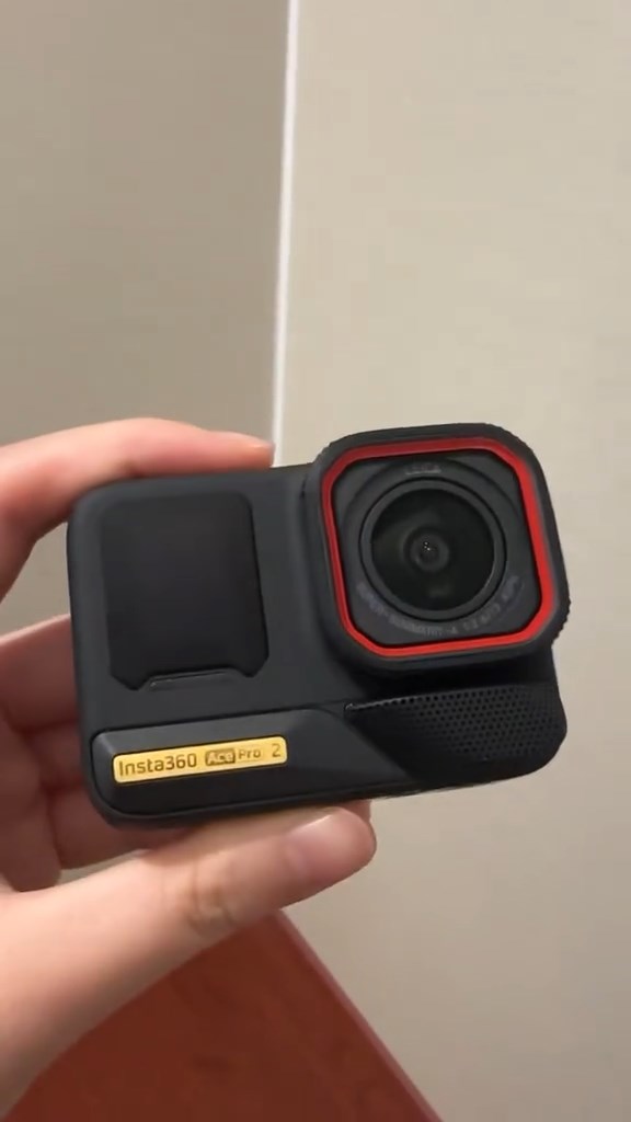 宋女士購入有金標的Insta360相機。