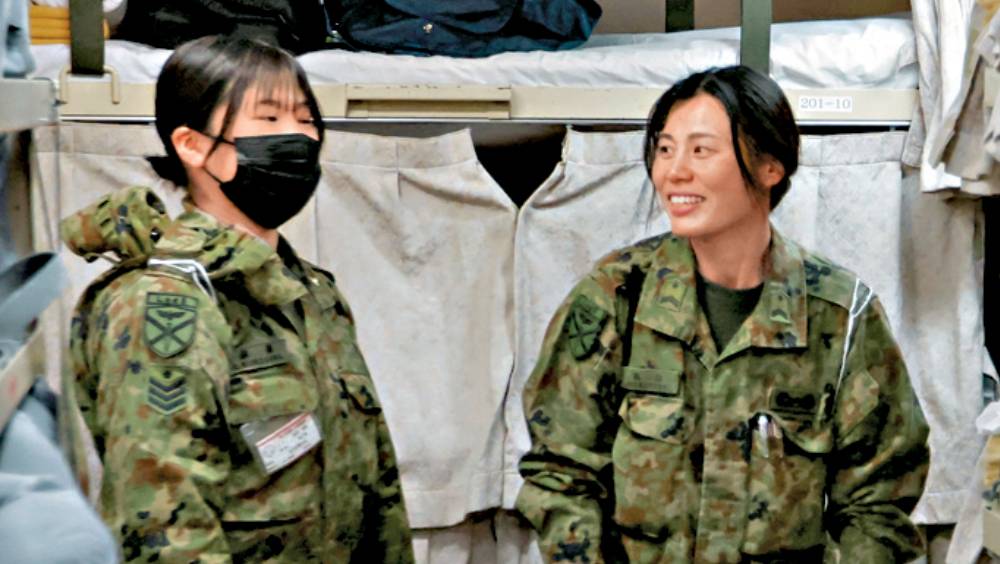 日本軍艦上的女兵。 路透社