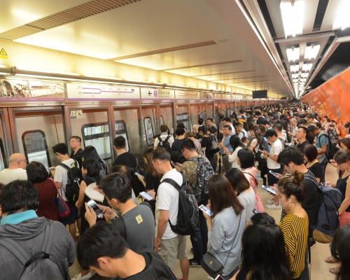 短訊指地鐵更成為重災區。資料圖片