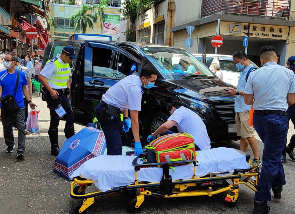傷者由救護車送院治理。fb：青衣街坊吹水會