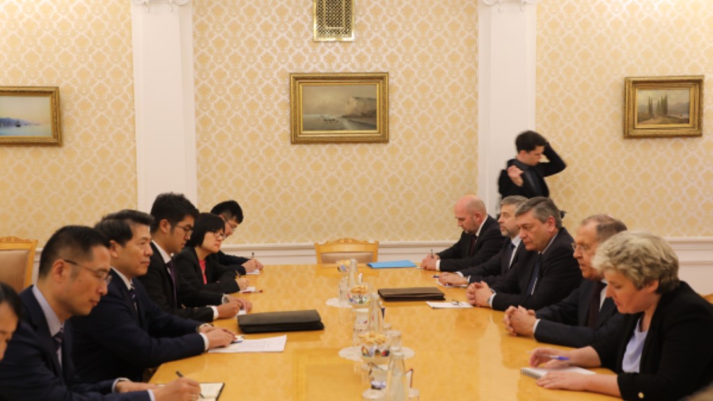 2023年5月26日，中國政府歐亞事務特別代表李輝訪問俄羅斯，其間同俄外長拉夫羅夫、副外長魯登科、加盧津分別舉行會見會談。 外交部網站