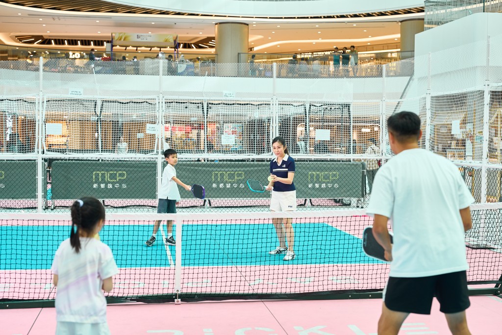 MCP 新都城中心與 Bay Pickle 合作,舉辦全球最大隊制匹克球聯賽 Minor League Pickleball(MiLP)第四季終極賽的香港區選拔賽。 MCP 新都城中心與 Bay Pickle 合作,舉辦全球最大隊制匹克球聯賽 Minor League Pickleball(MiLP)第四季終極賽的香港區選拔賽。