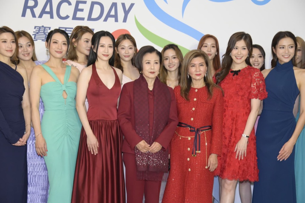 群星出席「TVB賽馬日」。