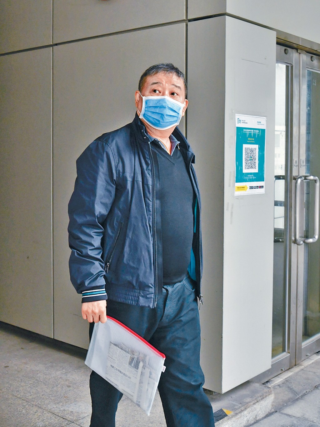 林义雄在2009年向华懋慈善基金借出约4200万元，以助基金会与商人陈振聪打官司。