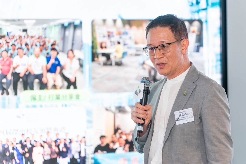 院長楊文武博士指出,該校學生畢業前就業配對率高達95%,不少學生未完成課程已獲公司聘請。 院長楊文武博士指出,該校學生畢業前就業配對率高達95%,不少學生未完成課程已獲公司聘請。