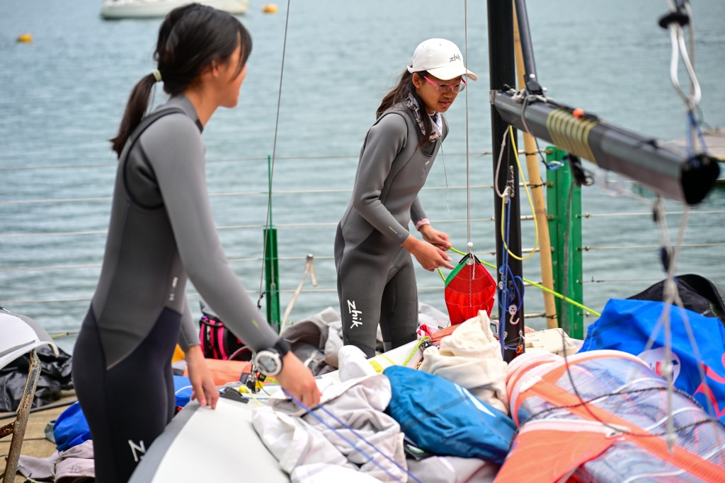 Jessica和Leanna剛從樂天小帆船級別升到29er僅半年時間。攝影：魏國謙