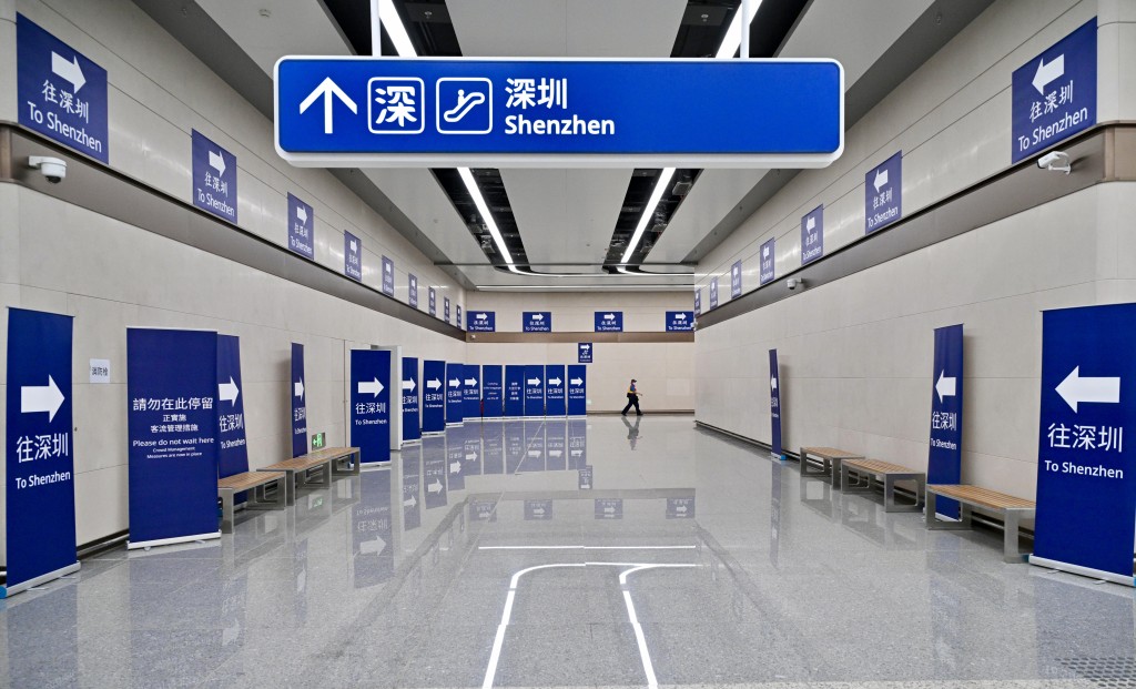 李家超指剛過去的周六,政府動員一萬名公務員進行首階段壓力測試後。資料圖片 李家超指剛過去的周六,政府動員一萬名公務員進行首階段壓力測試後。資料圖片