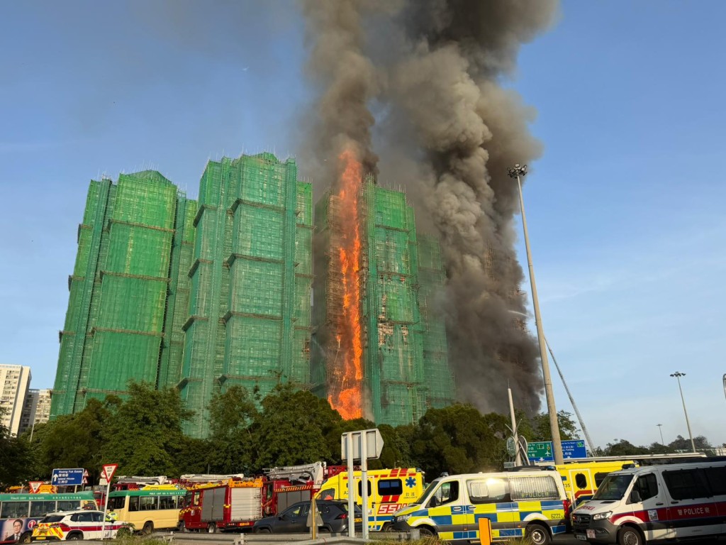 大埔宏福苑發生五級大火。 大埔宏福苑發生五級大火。