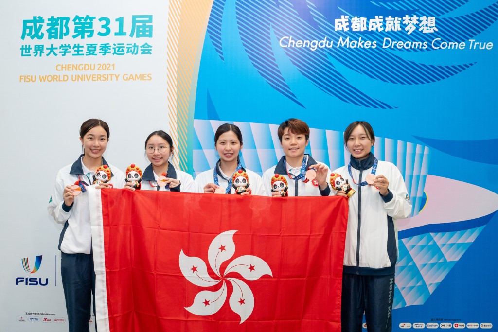 女乒队拿到团体赛铜牌。 大专体育协会图片