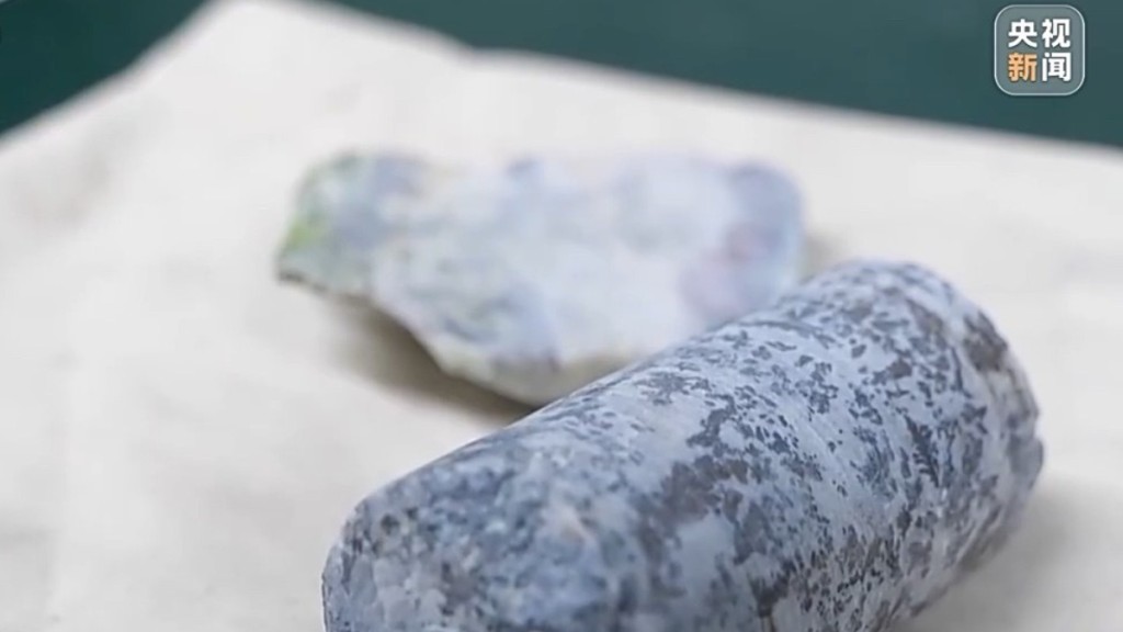 中國發現一種新礦物,正式命名為「金秀礦」。央視截圖 中國發現一種新礦物,正式命名為「金秀礦」。央視截圖