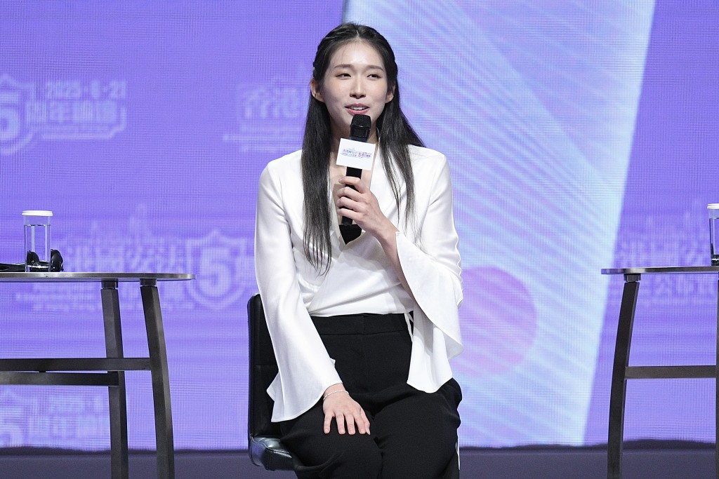 江旻憓加入馬會後,曝光率不低。圖為她參加國安法論壇。 江旻憓加入馬會後,曝光率不低。圖為她參加國安法論壇。