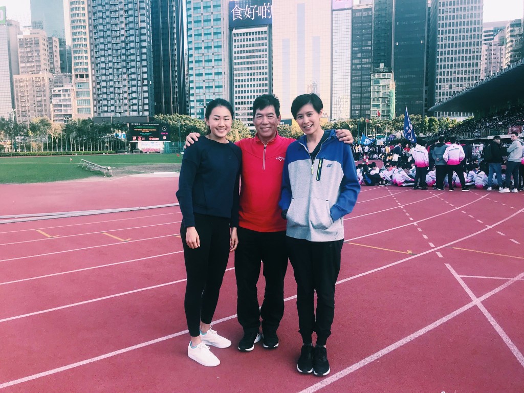 呂麗瑤今日以評述身分露面灣仔運動場學界D1田徑賽。呂麗瑤FB圖片