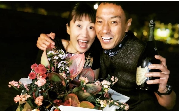 黑仔與太太結婚22周年！