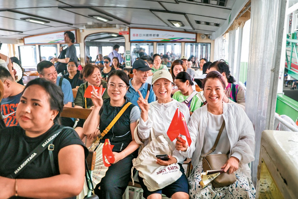 為慶祝香港特區成立28周年，多項公共交通工具提供優惠。