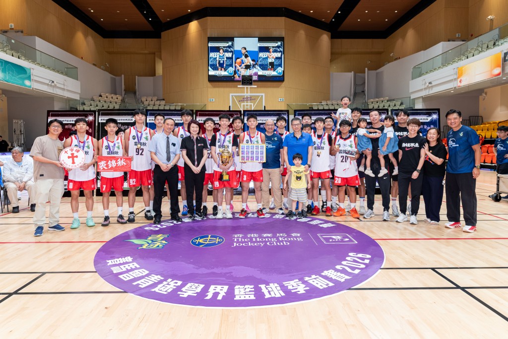 女子組決賽由協恩中學憑藉出色發揮，以42比24戰勝英華女學校奪得后冠。公關發相