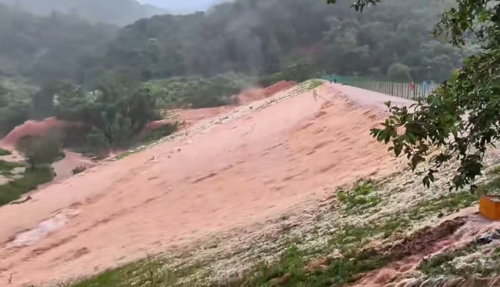 磨憨24小时降雨187.5毫米，需紧急疏散逾2200人。