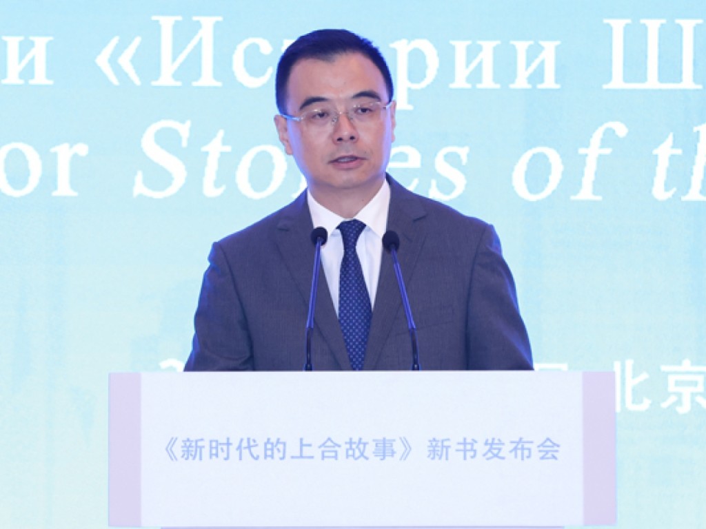 外交部部長助理劉彬8月22日在中外媒體吹風會上介紹出席2025年上海合作組織峰會的外國領導人和國際組織負責人名單。 外交部部長助理劉彬8月22日在中外媒體吹風會上介紹出席2025年上海合作組織峰會的外國領導人和國際組織負責人名單。