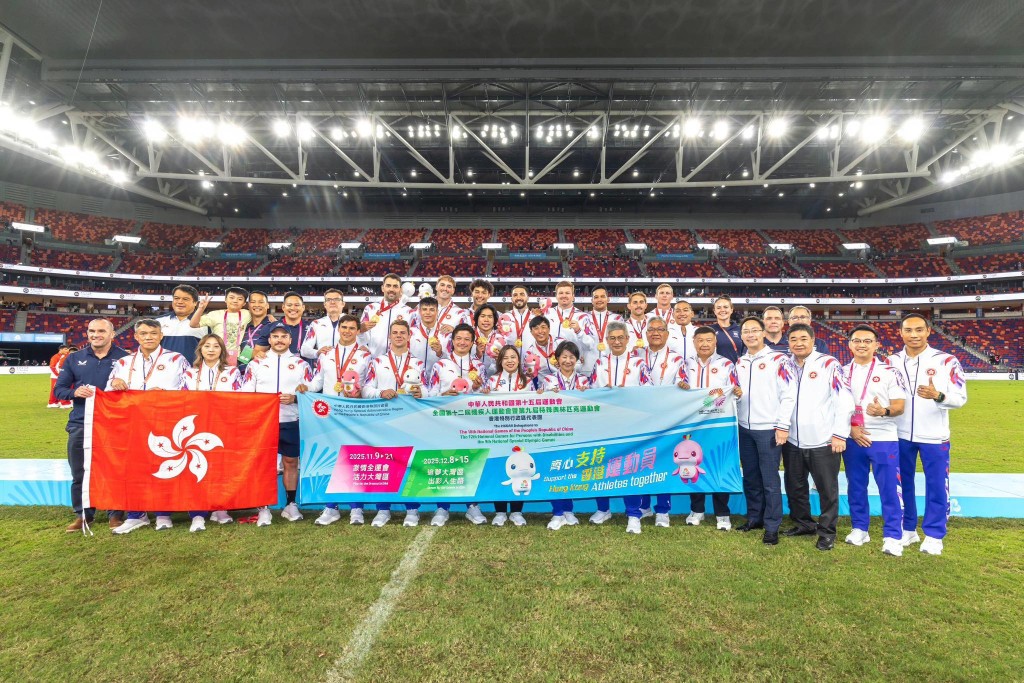 羅淑佩賽後與港隊合照。羅淑佩fb