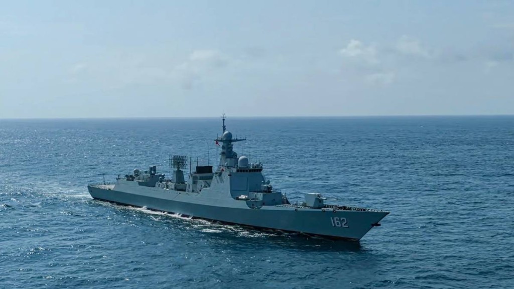 解放軍南寧艦將於7月2日至6日訪港開放參觀。微博