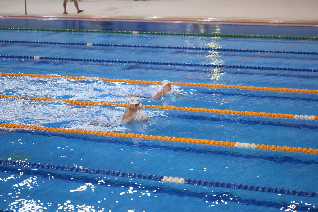 男子200米蛙泳，麥世霆（左）及趙浩俊（右）分列冠、亞軍。 劉駿軒攝