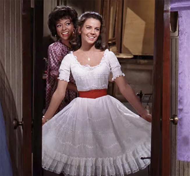 妮妲莉活主演經典電影《夢斷城西》。