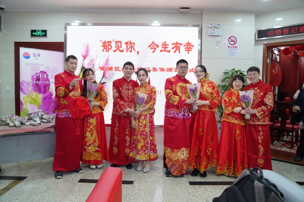 去年上海结婚登记数仅7.2万对。