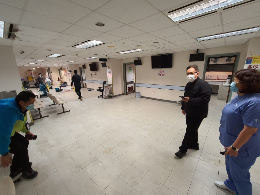 廣華醫院中醫普通科門診部已騰出空間，支援該醫院設立額外病人等候區，減低病人在室外等候或就診情況。