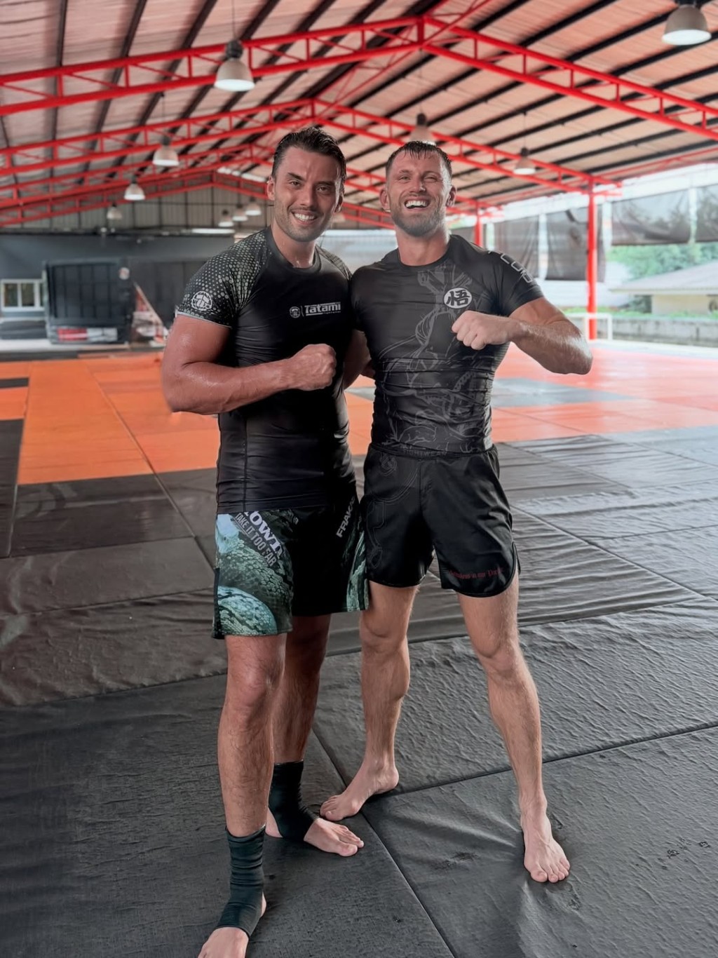 英國人氣真人秀男星賴特日前離奇死於泰國。IG