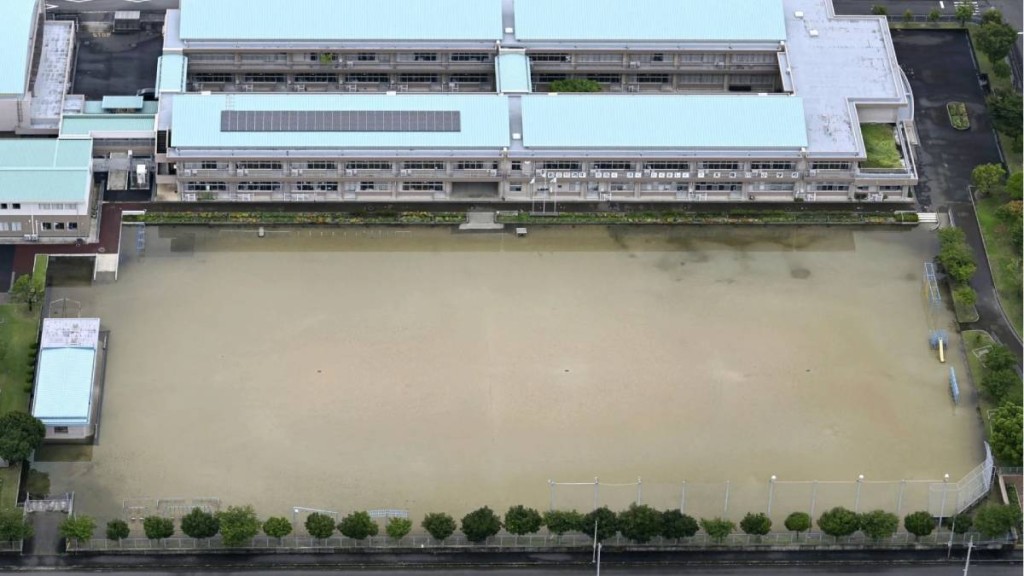 日本多地暴雨成災。美聯社 日本多地暴雨成災。美聯社