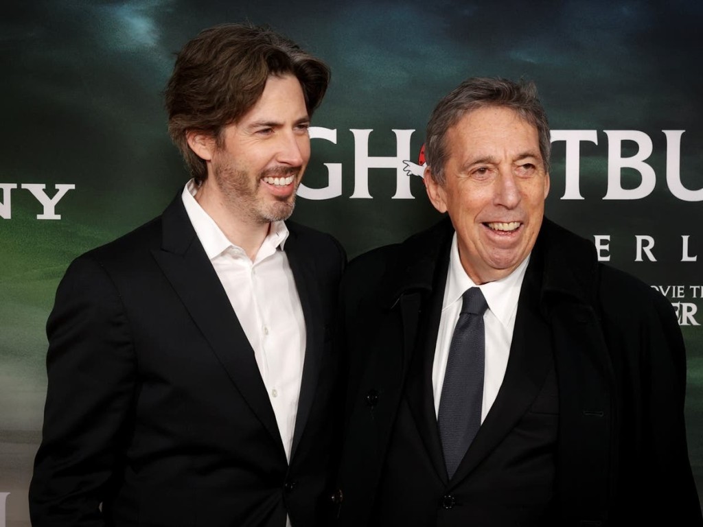 導演Jason Reitman(左)繼承父業執導新一部《捉鬼敢死隊》,父親Ivan亦是今集監製。